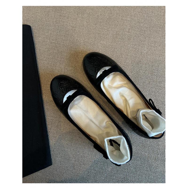 Early spring single shoes female new retro fairy ballet flat bottom shallow mouth gentle one pedal commuter ladyshoes