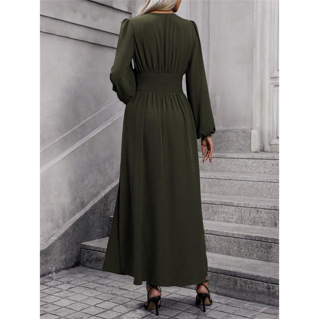 Ayollar uchun bir xil rangli fonarli yengli V-kesimli yuqori yirtigli elegant ko'ylak