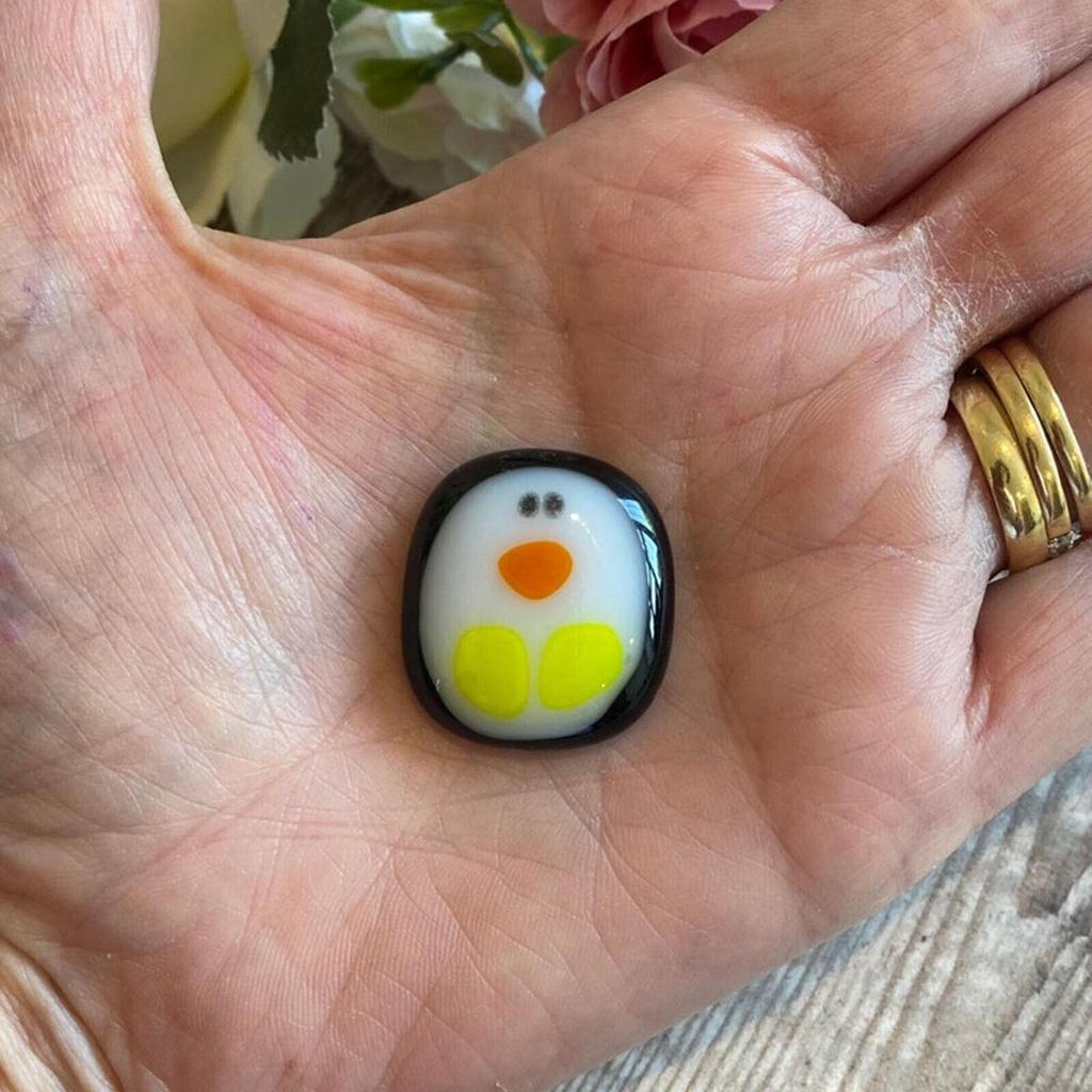 A Little Pocket Penguin Hug Mini Cute Pocket Penguin Hug Animal Decoration for Friend Birthday Lovers Gift with Greeting Card