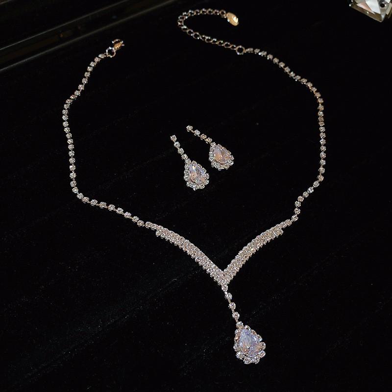 Elegant Rhinestone Inlaid Square Clavicle Necklace Set - Stylish, High-End Design for Women