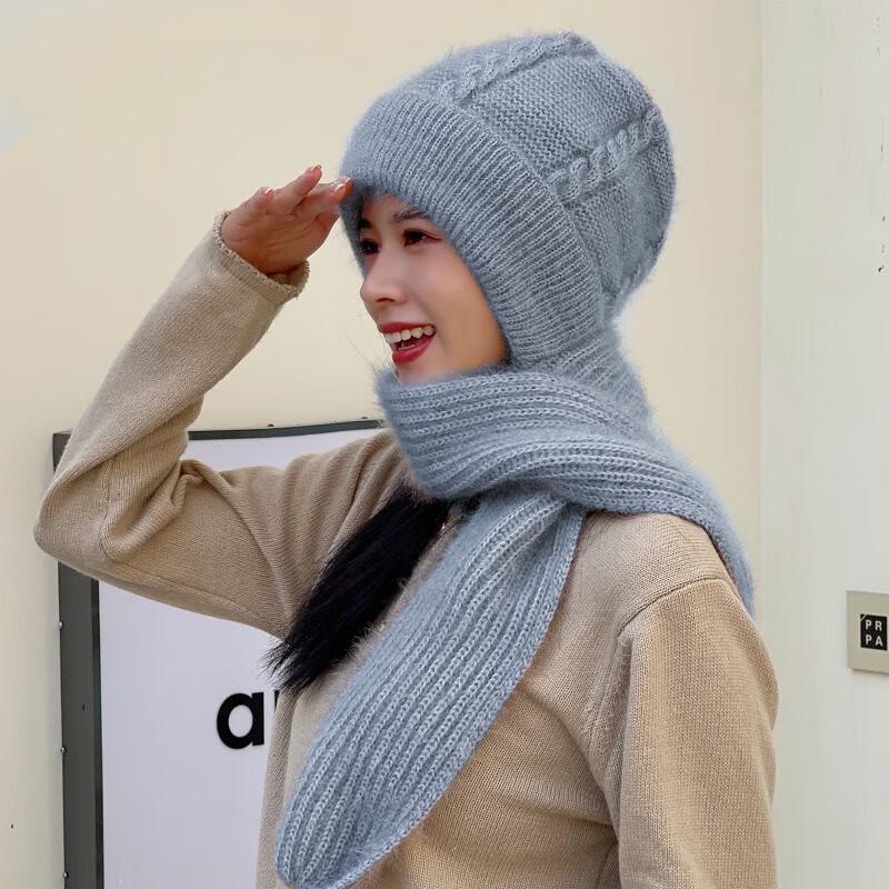 

Fumaiide Winter Knitted Hat and Scarf Combo