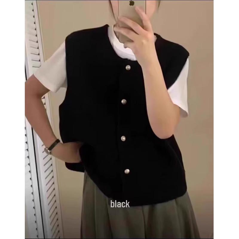 Elegant Gold-Button Knit Vest for Women - Versatile Sleeveless Top for Spring and Autumn Layering