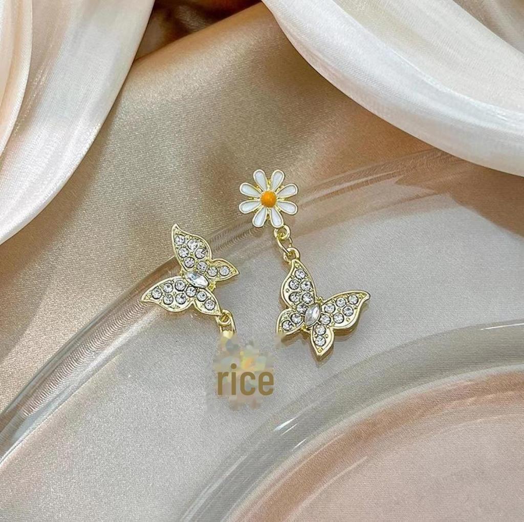 Asymmetrical Korean Butterfly Earrings for Women: Niche Design, Fashion-Forward