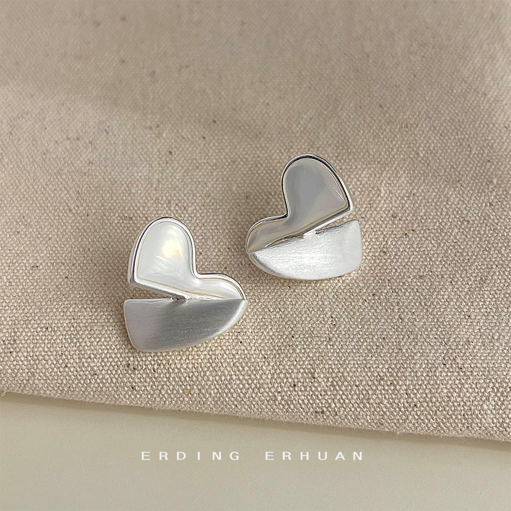 [Folded Ears and Peach Heart] Real Shell Commuter Versatile Cold Wind Love Earrings Design Sense Personalized Ear Accessories