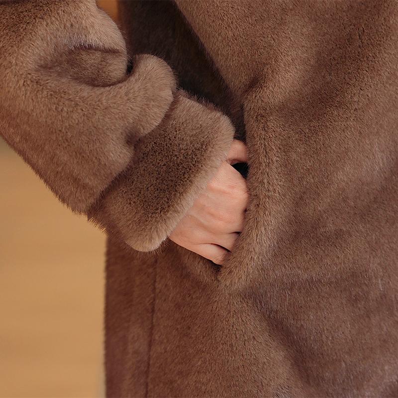 Luxurious Winter Faux Fur Jackets for Women Thick Warm Outerwears Elegant Middle-aged Women's Fur Coat