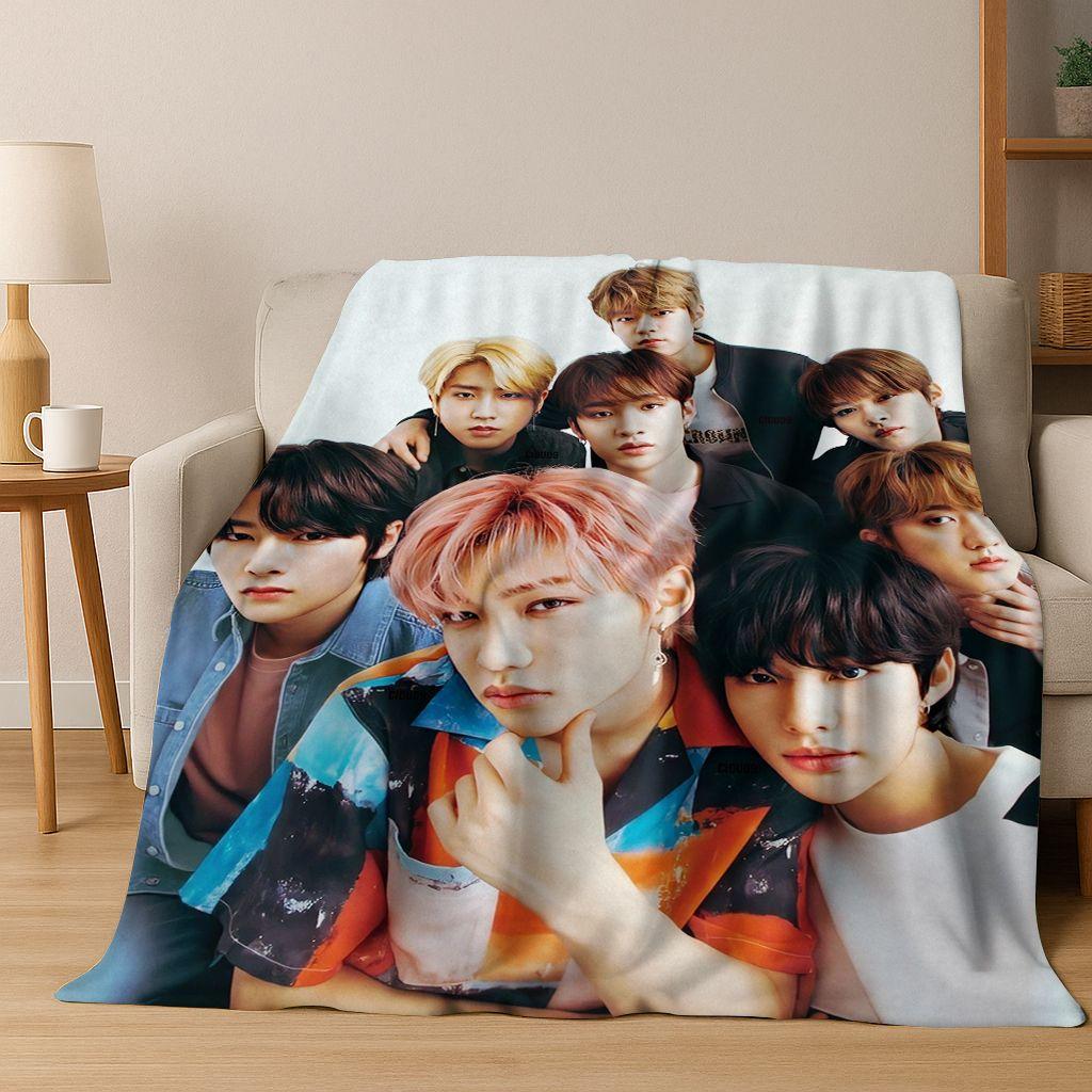 Последняя K-pop звезда Stray Kids Фланелевое одеяло Мягкое теплое плед для спальни гостиной кровати путешествия кемпинга пикника Подарок 75x90cm