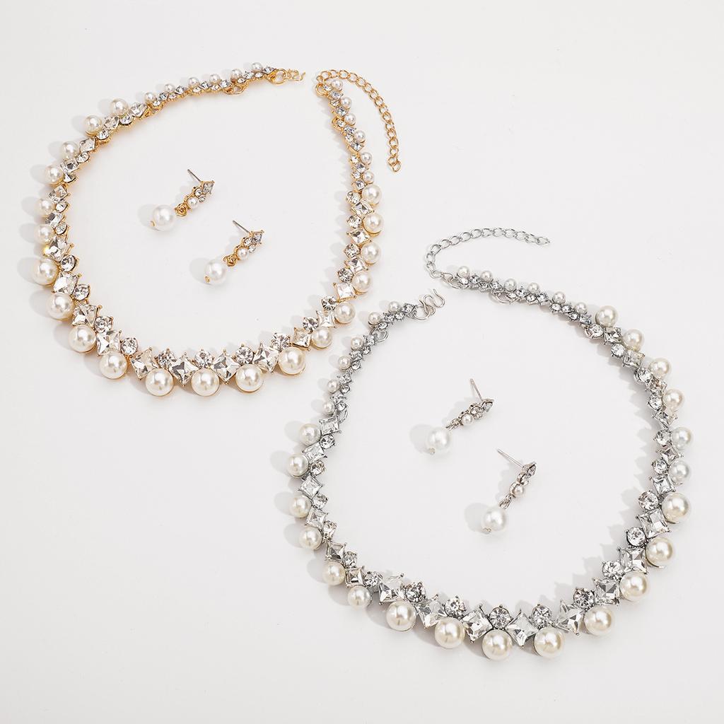 Tooxika Baroque Alloy Necklace Elegant And Stylish Versatile Bridal Dress Jewellery Set