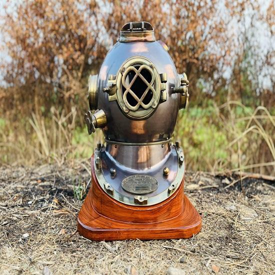 45,72 cm Brun Dykardräktshjälm Mark V Scuba Dykardräktshjälm Med Träbas Maritim Skeppshjälm Dekorativ Hjälm Gåva