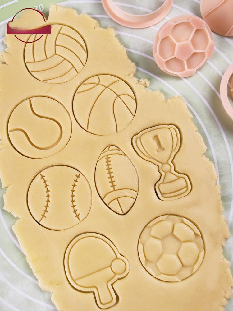 Sports Trophy Cartoon Baking Cookie Mold 3D Pr Dough Cutter DIY Sugar Cr Mold Kitchen Cooking Utensils Home Use