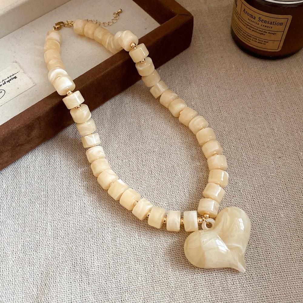 Choker Acrylic Love Heart Necklace Acrylic Sweater Chain Women Clavicle Necklace  Travel