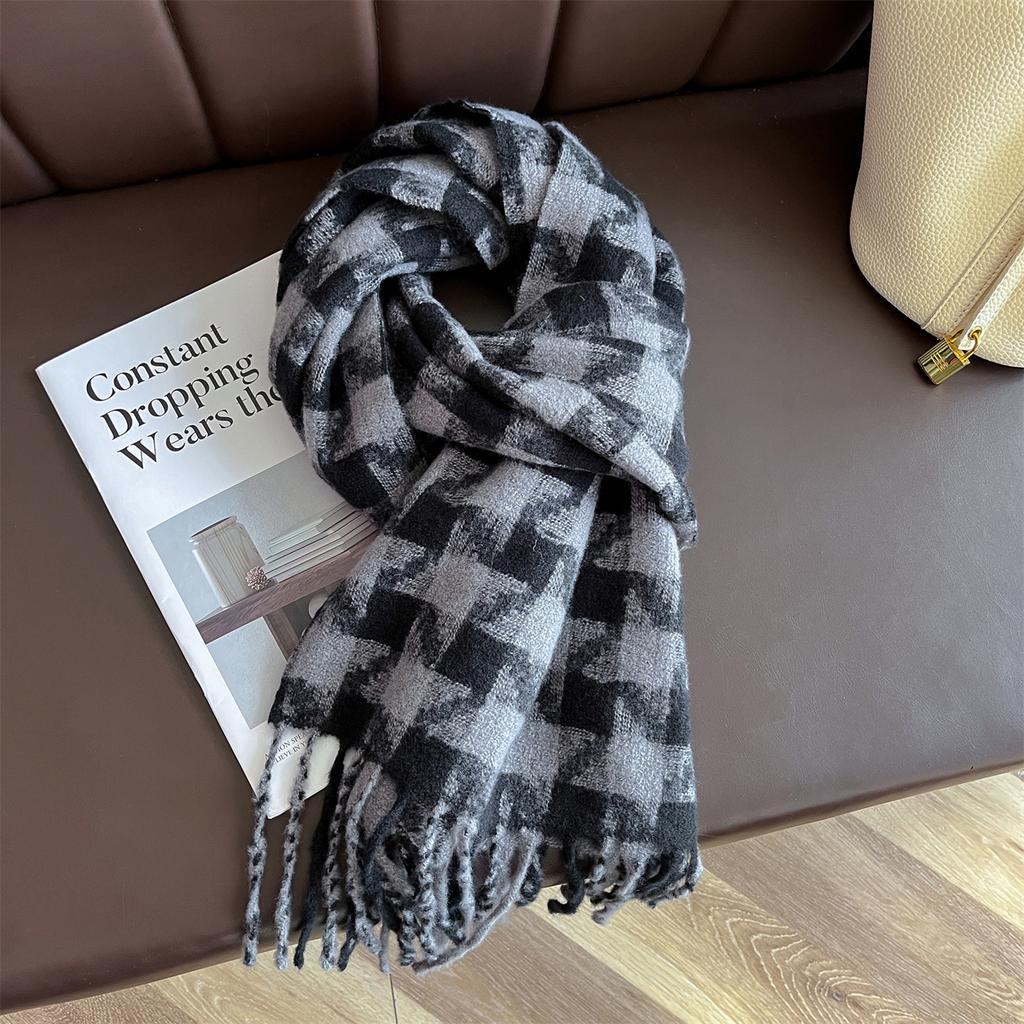 Luxury Winter Plaid Scarf for Women Men Warm Cashmere Scarf Designer Lady Pashmina Poncho Shawl British Style Headscarf Bufanda