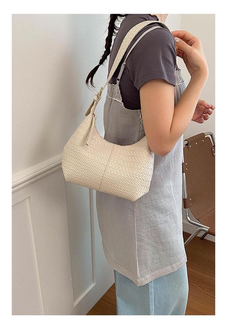 Cross2026 Women's Trendy Woven Tote: High-End, Versatile Single Shoulder Bag for Commuting and Style