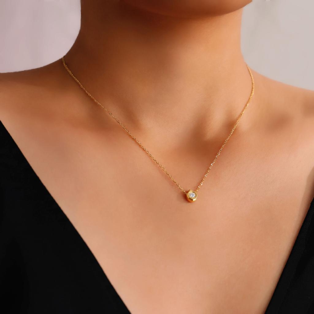 Einfache Geometrische Polygon Kleine Weiße Diamant Halskette Titanstahl Nicht-Verblassend Temperament Vielseitig Schlüsselbein Kette Geschenk