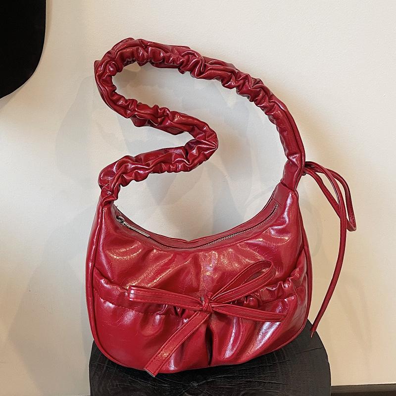 This Year, the Korean Version of the Popular Personalized Pleated Armpit Bag Women's Fashion Versatile High Sense Commuting Casual Shoulder Messenger