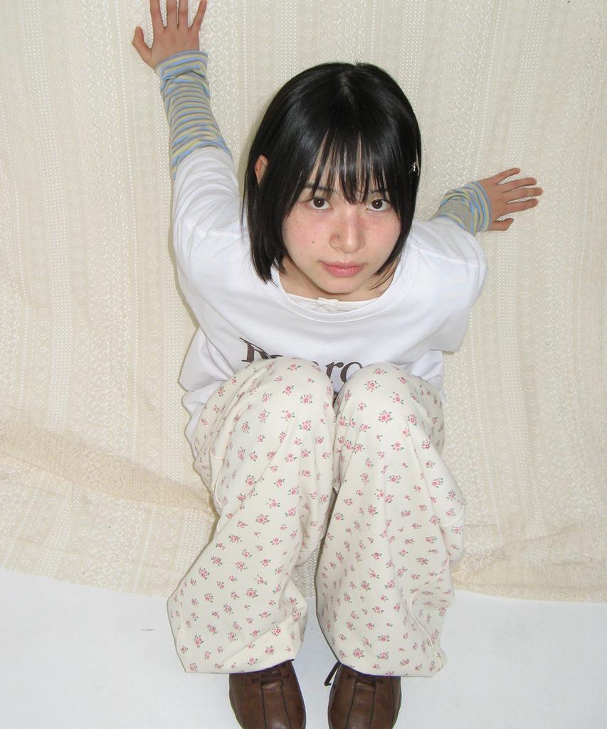 RONRON Floral Wide Sweat Pants Cream