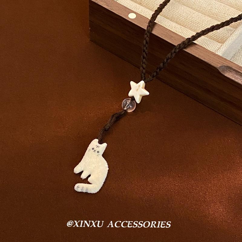 Cute Cartoon Cat Pendant Necklace Woven High-end Personality Necklace