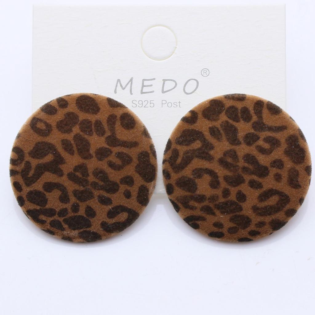 Elegant Retro Leopard Print Stud Earrings - Versatile & Stylish Flocked Cloth Design