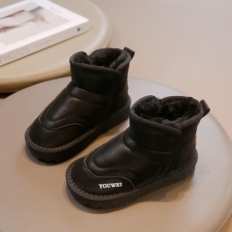 In the winter of 2025, the popular velvet and thickened snow cotton fashion versatile baby girl thermal boots and boys foot boots
