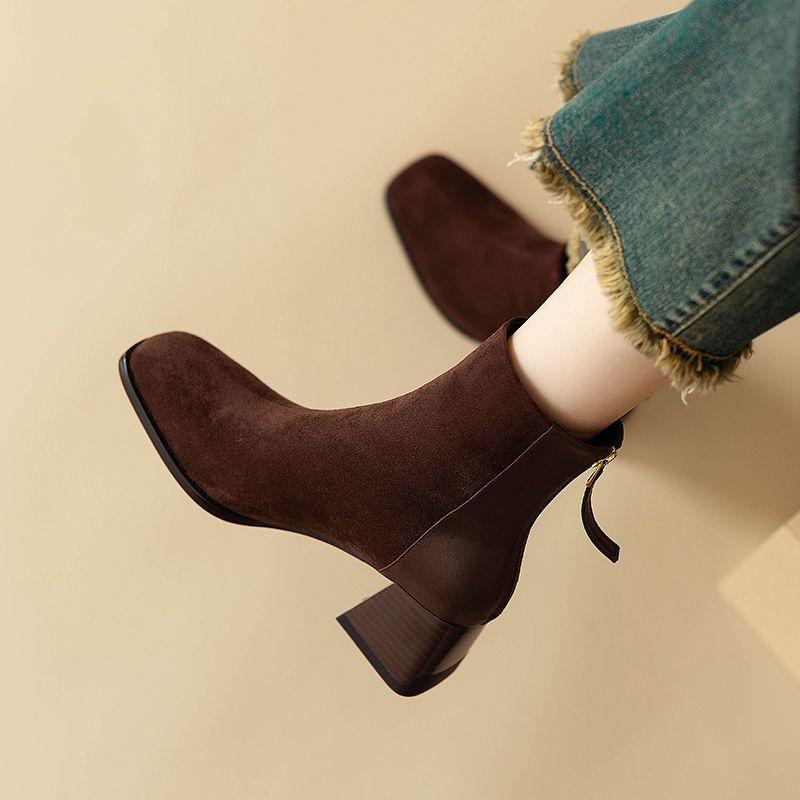 Giant and thin French brown temperament thick heel short boots 2025 autumn and winter new square head high heel Chelsea ankle boots women