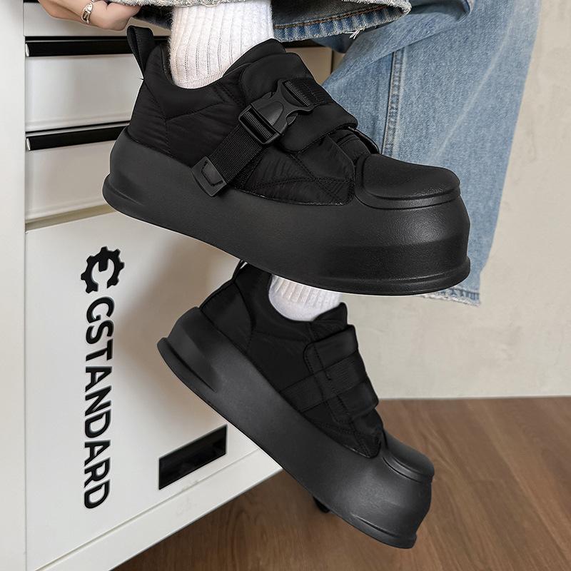 New thick-soled Velcro fleece thickened warm small black shoes heightening shoes comfortable board shoes