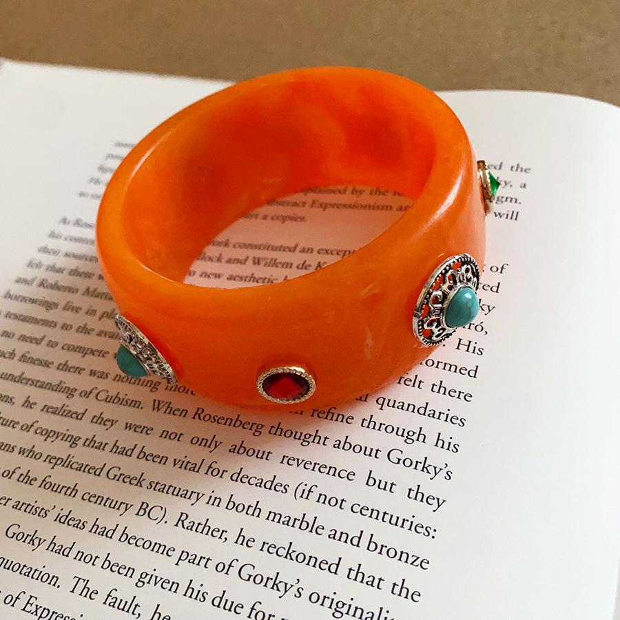 Minimalistyczna bransoletka z żywicy w kolorach gradientowych: Świeża, Słodka, Wszechstronna Bransoletka dla Kobiet