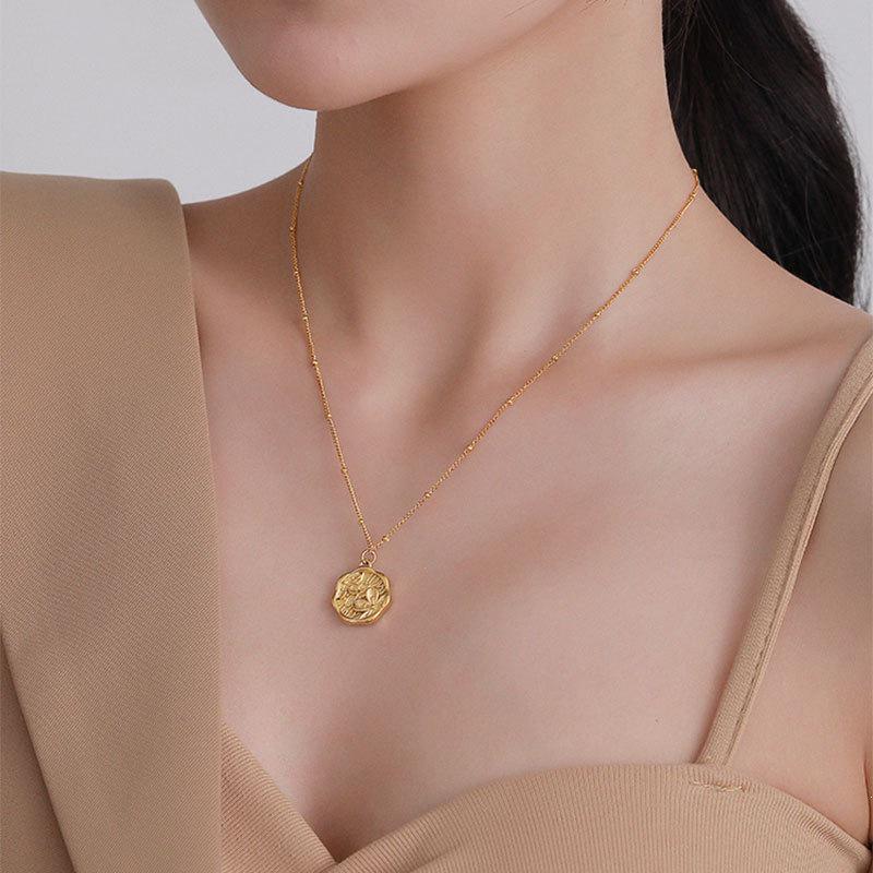 18K Gold Plated Peach Blossom Pendant Necklace - High-Grade, Non-Fading Three-Dimensional Collarbone Chain