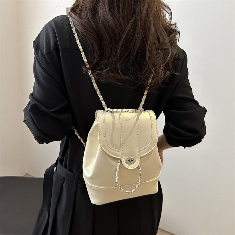 Chic Summer 2024 Fashionable Women's Shoulder Bag With Comfortable Chain Design