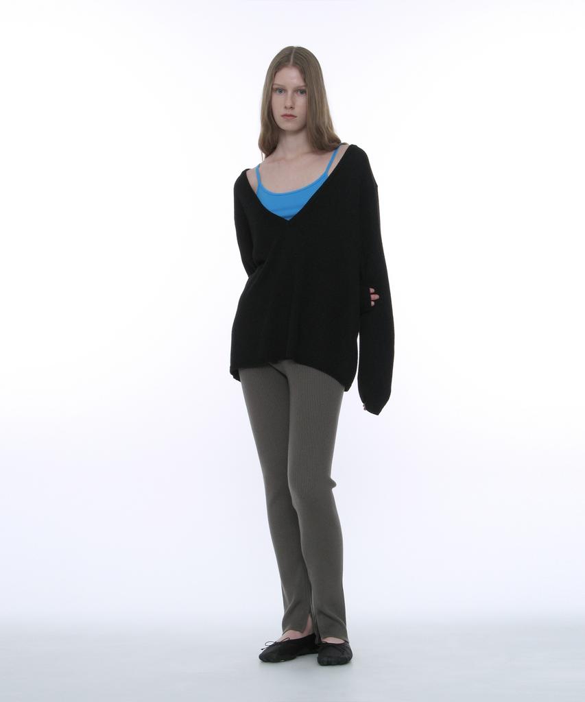 PARTIMENTO WOMEN Pwc Oversized Deep V-Neck Knit Top_Black