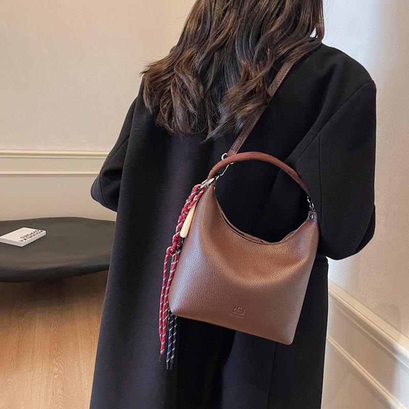 2025 new fashion trend retro milkshake white armpit bag lunch box bag shoulder crossbody women's handbag