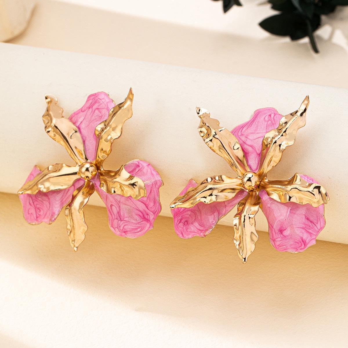 Klassische florale Damen-Steckohrringe: Vielseitiges, Modisches Design rosa