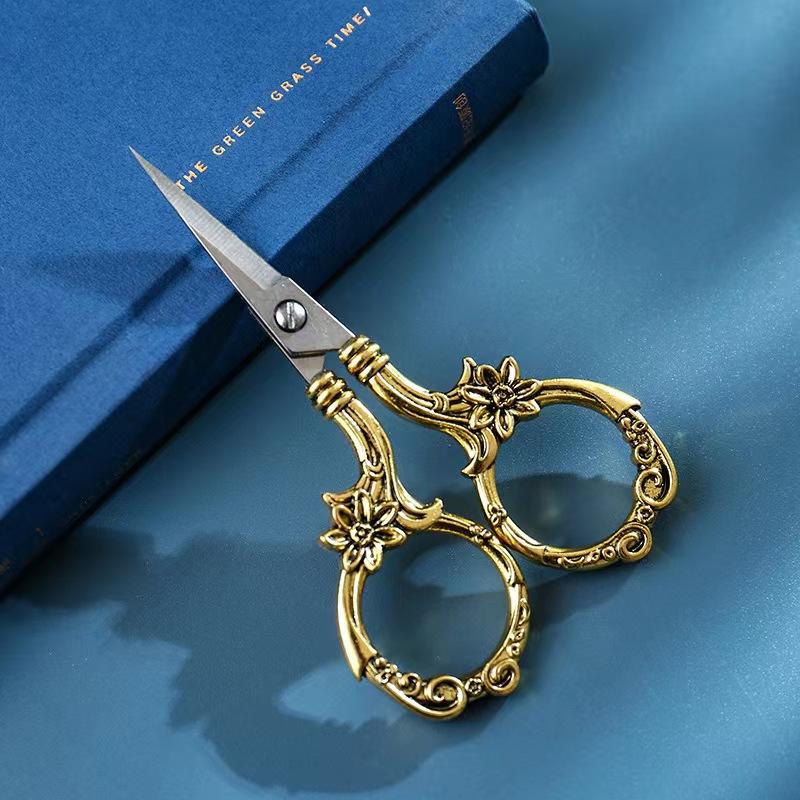 Elegant Vintage Scissor Sewing Tool Tailor Handicraft Embroidery Fabric European Retro Classic Antique Craft Tailors Scissors