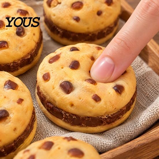 Quiet Sensory Toys for Classroom Realistic Cookie Squishy Stress Relief Toy, Soft Fidget Ball, Novelty Gifts Coworkers Cute Baked Portable Hand