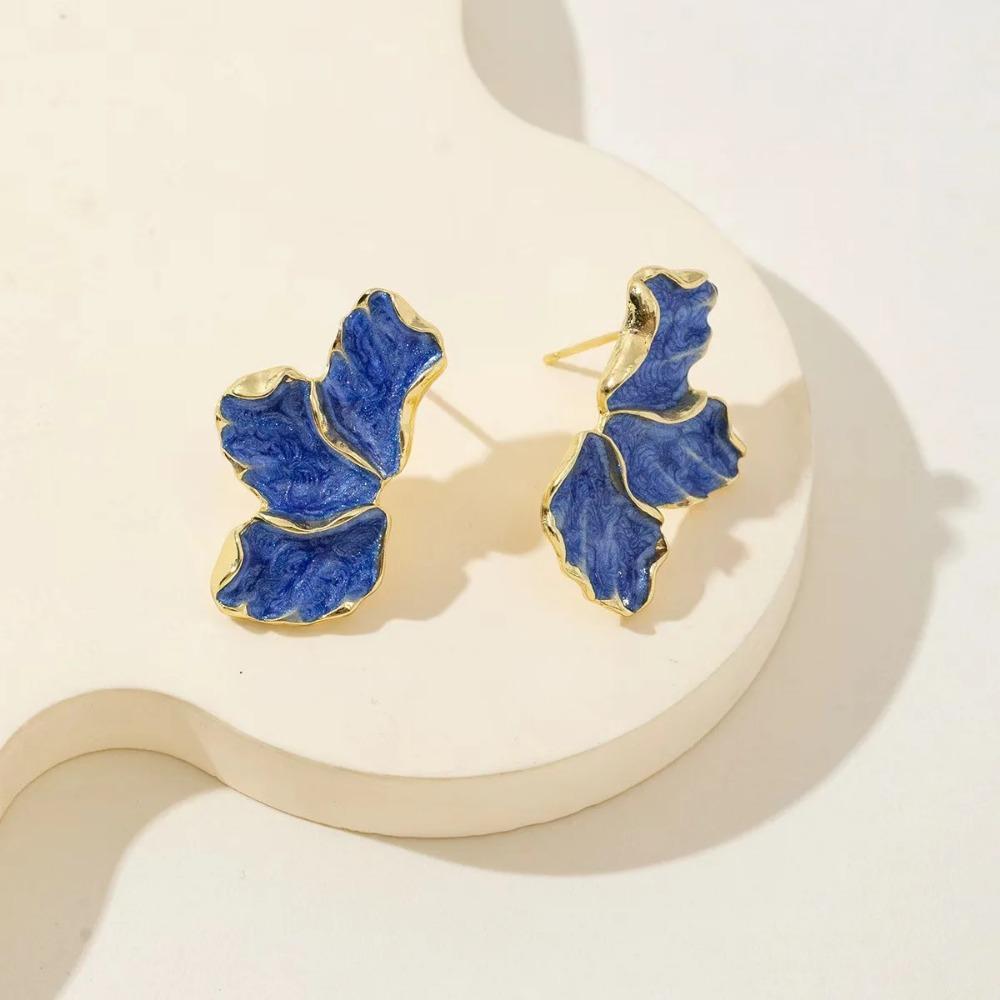 Irregular Metal White Cream Enamel Irregular Petal Flower Earrings for Women Girls Classic Fashion Zircon Gifts Trend
