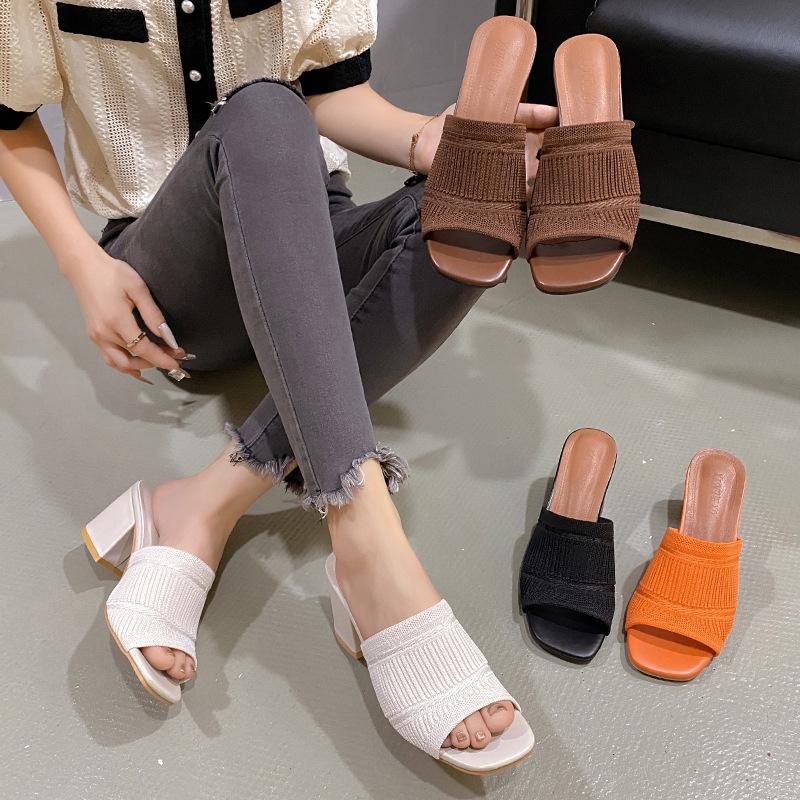 Letní nové velké velikosti fly-woven chladné pantofle na vysokém podpatku pletené prodyšné na silném podpatku módní dámské sandály Pantofle