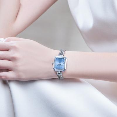 Lujo Ligero, Reloj Cuadrado de Temperamento Nicho, Reloj de Cuarzo para Mujer Moderno y Casual, Reloj Sencillo de Acero para el Día a Día