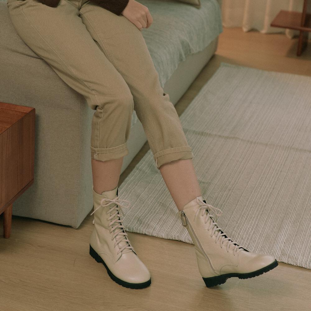 Kerrijade Flat Walker Boots_Ivory