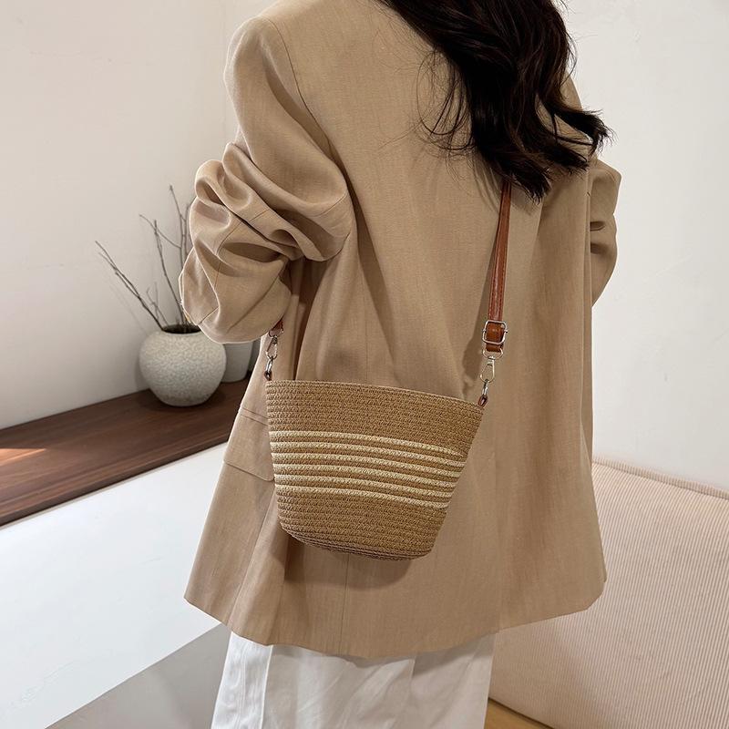 Women's 2026 Summer Straw Woven Crossbody Bag: Casual & Versatile Beach Vacation Bucket Bag