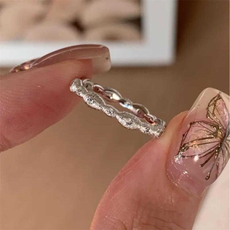 

Contemporary Unique Geometric Zirconia Ring For Women With Adjustable Fit Style And D