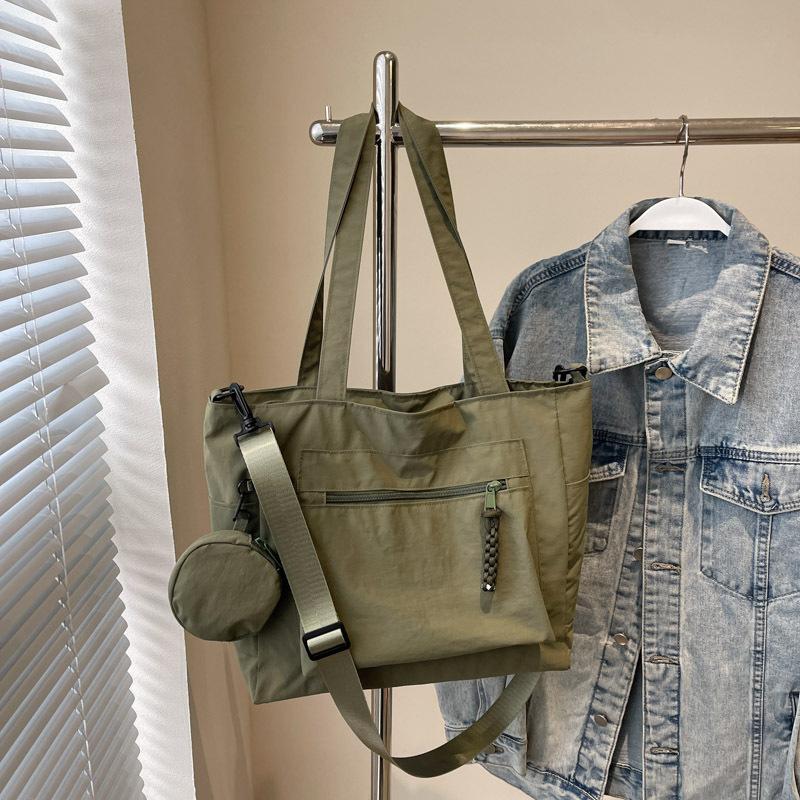 Beautiful Tote Bag Women's Personality Trend Portable Shoulder Bag 2025 New Simple Solid Color Large Capacity Messenger Bag