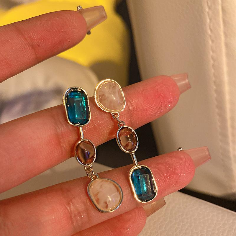 Vintage-style long tassel earrings for women, light luxury with a high-end feel, niche temperament, new Chinese-style earrings