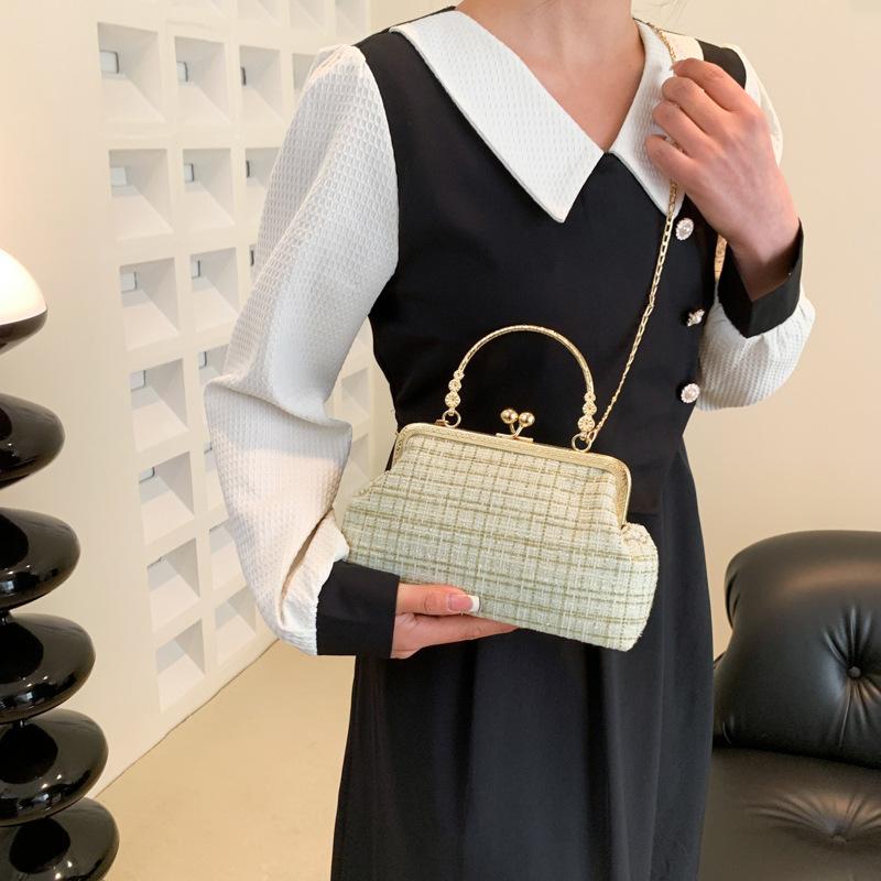 Fashion Chain Bag Women's 2025 Spring New Retro Simple Shoulder Shell Bag Casual Messenger Bag Women's Bag