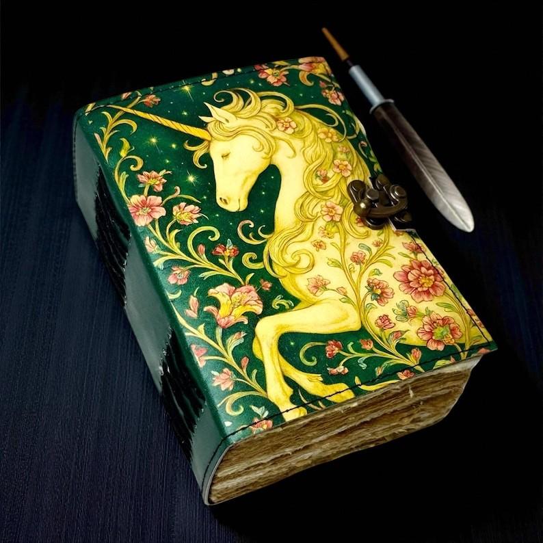 Ручная работа, кожаный дневник-единорог с неровным краем, винтажная бумага, 5x7 дюймов – Цветочный арт-дневник с антикварным замком, ручная работа, скетчбук для путешествий 5x7 зелёный