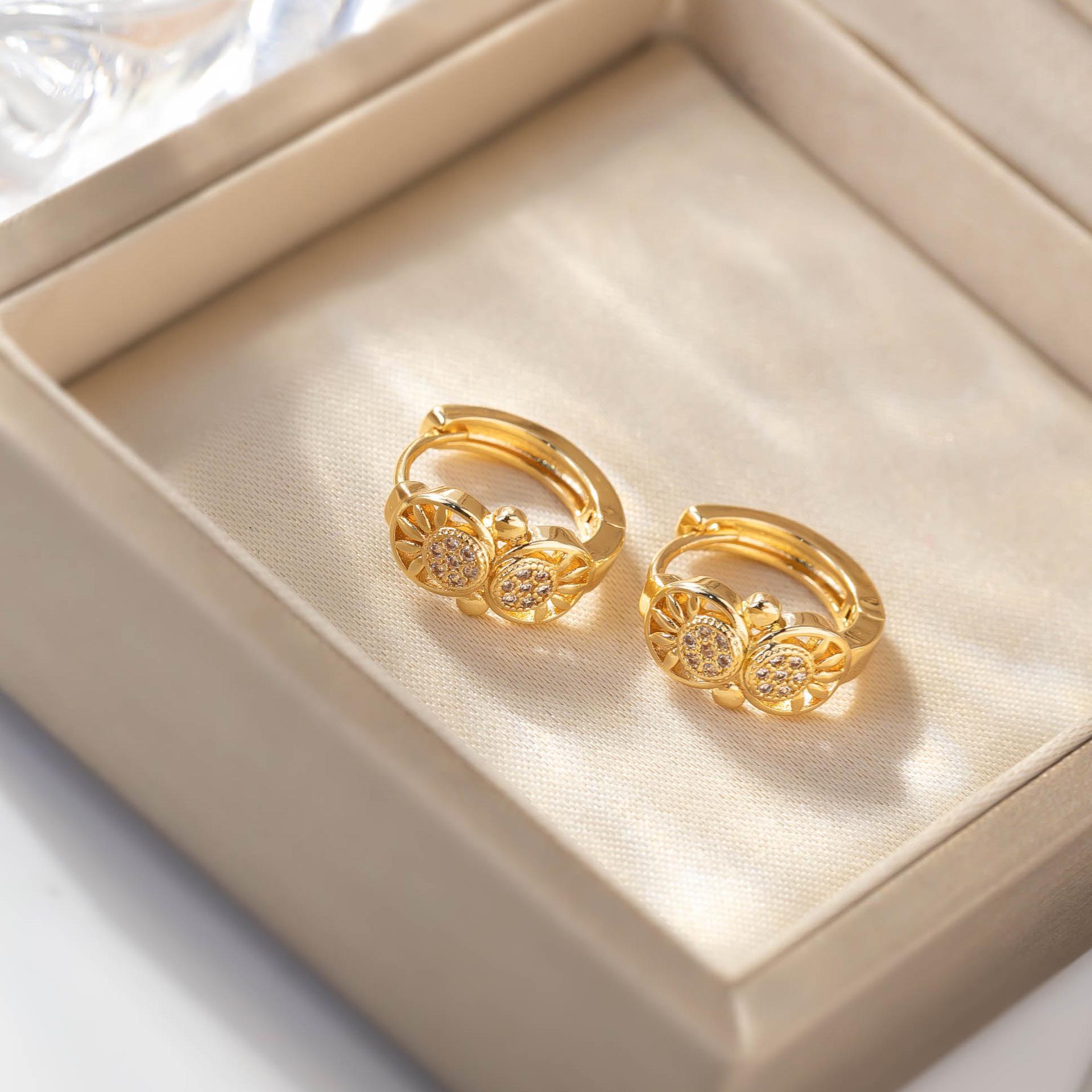 Elegant and Mysterious Oval Earrings - Vintage European and American Style with French Fairy-Tale Charm