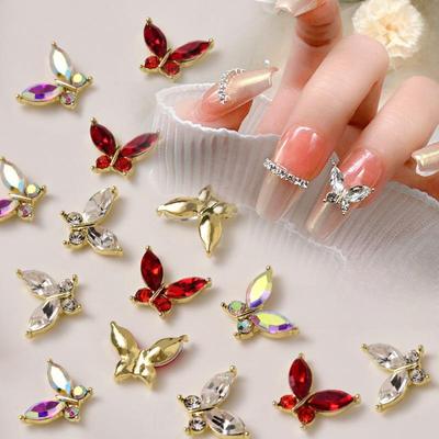 Luxuriöses Nagelkunst-Accessoire mit rotem Schmetterling und Gold-Finish