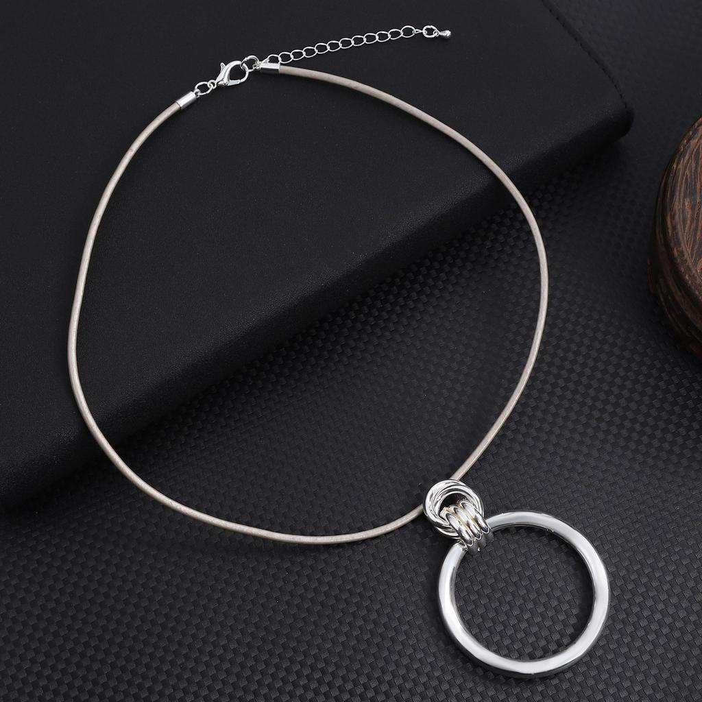 INS Wind Metallic Geometric Pendant, Exaggerated Silver-plated Butterfly Leather Rope Necklace, Street Fashion Circle Collar.