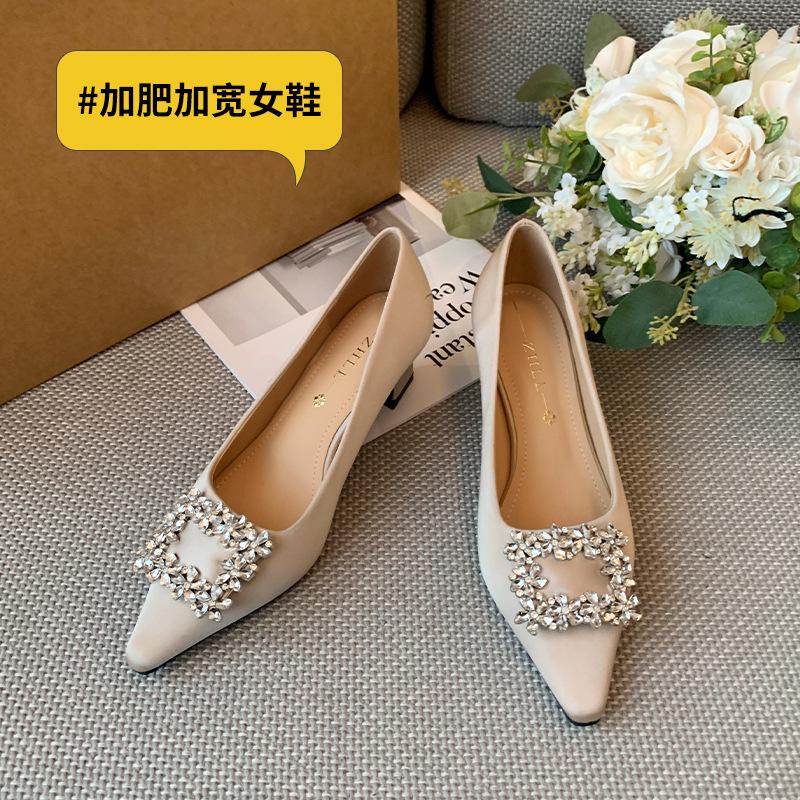 

Temperament rhinestone square buckle single shoes light mouth versatile black high heels wide feet fat feet large size women s shoes 35 абрикосовый