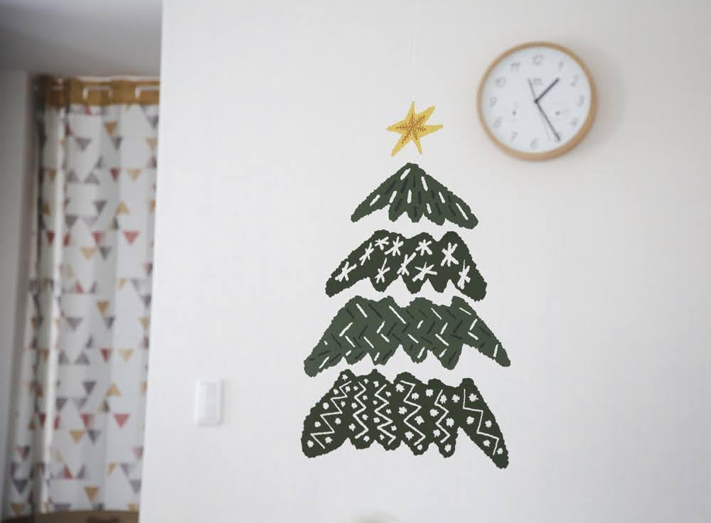 Christmas Mobile - Christmas - Inspired by a Christmas Tree. W36cm X H57cm. A Mobile Brand Born In Japan.