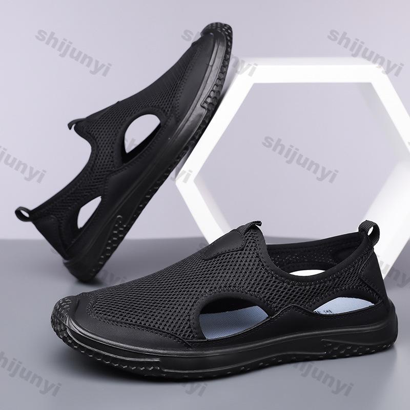 Fashion Men's Casual Shoes 2025 Summer New Breathable Mesh Comfortable Men Sandals Hollow Soft Bottom Lightweight Fashion Slip on Flats
