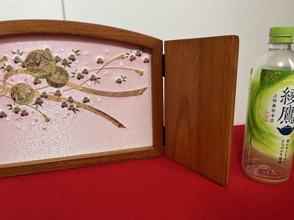 [USED] 24.5cm tall R-shaped three-fold folding screen with ball and cherry blossom pattern