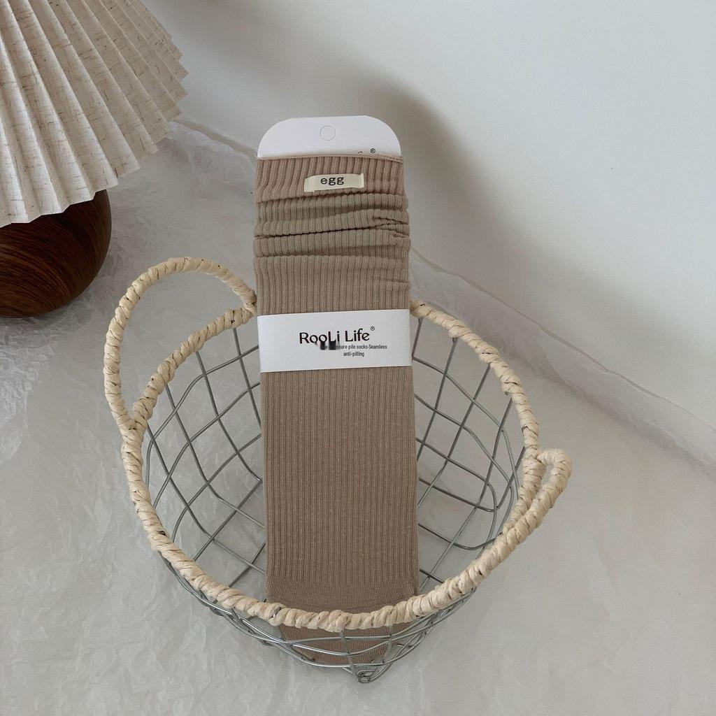 Retro Solid Color Fabric Label Mid-Calf Seamless Toe Women's Socks for Autumn and Winter